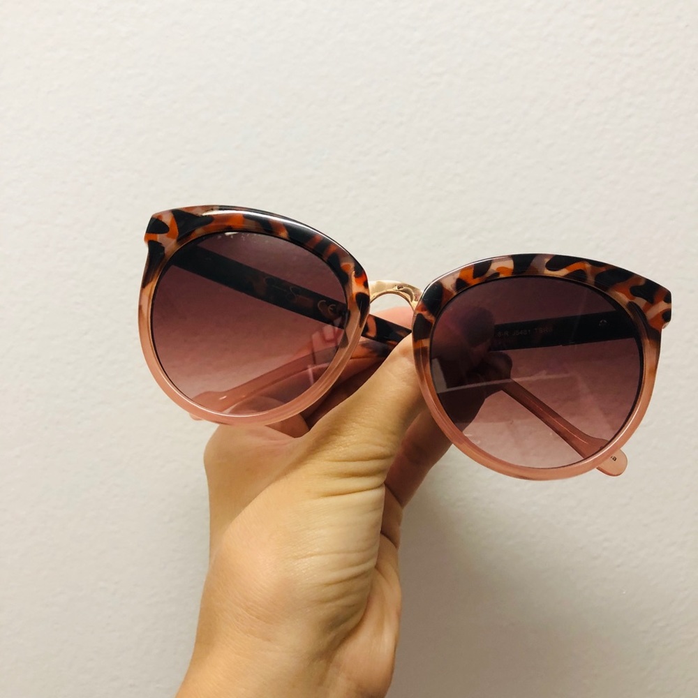 Vintage cat eye sunnies